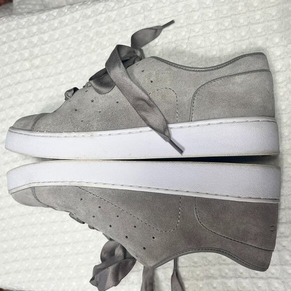 Vionic Gray Comfort Lace Up Sneakers Sz 8 1/2 - Picture 2 of 4